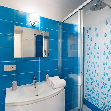 Lägenhet Yourhome - H2o Marina Sea View *